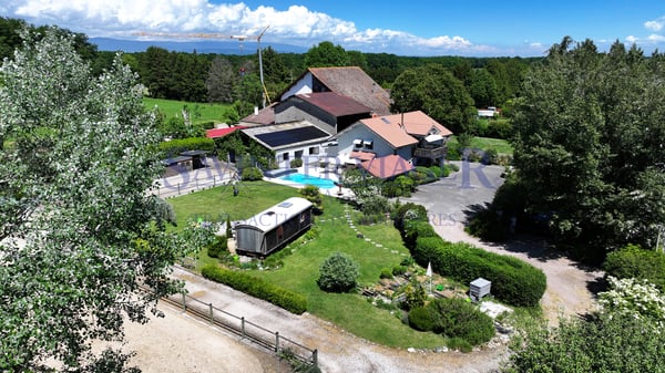 Demeure atypique avec installations équestres - Terrain de 16 832 m². 1