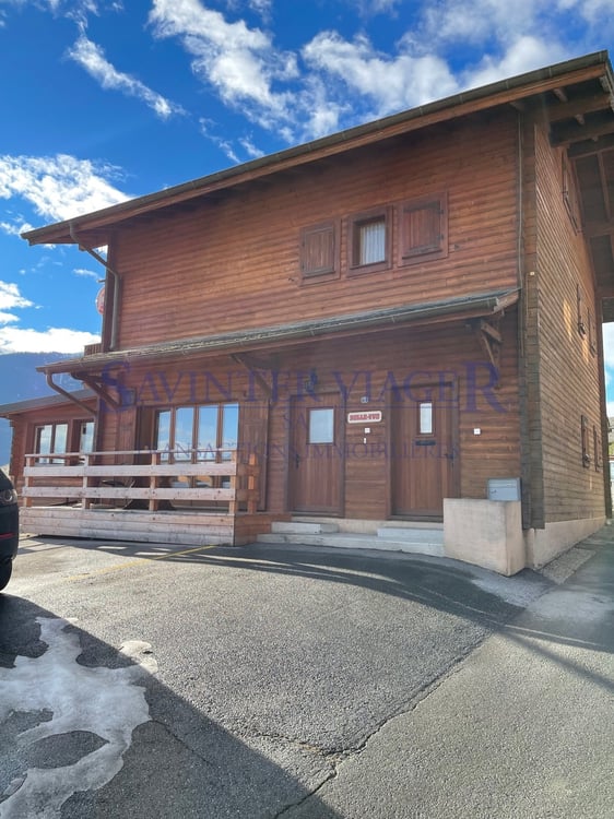 Chalet dominant la vallée en viager 2