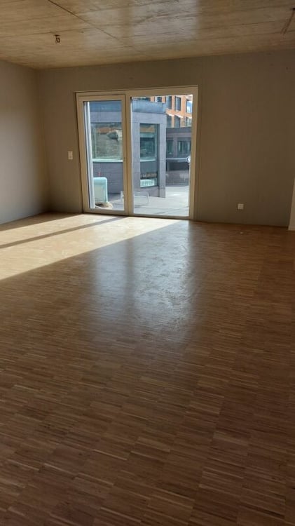 Superbes surfaces commerciales design et neuves à 2 pas de la gare en pleine expansion 17