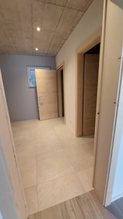 Superbes surfaces commerciales design et neuves à 2 pas de la gare en pleine expansion 9