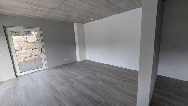 Superbes surfaces commerciales design et neuves à 2 pas de la gare en pleine expansion 3