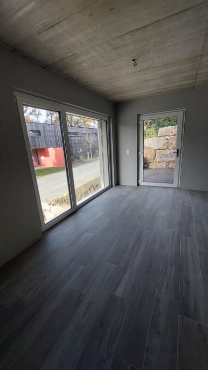 Superbes surfaces commerciales design et neuves à 2 pas de la gare en pleine expansion 4