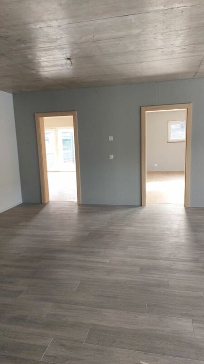 Superbes surfaces commerciales design et neuves à 2 pas de la gare en pleine expansion 13