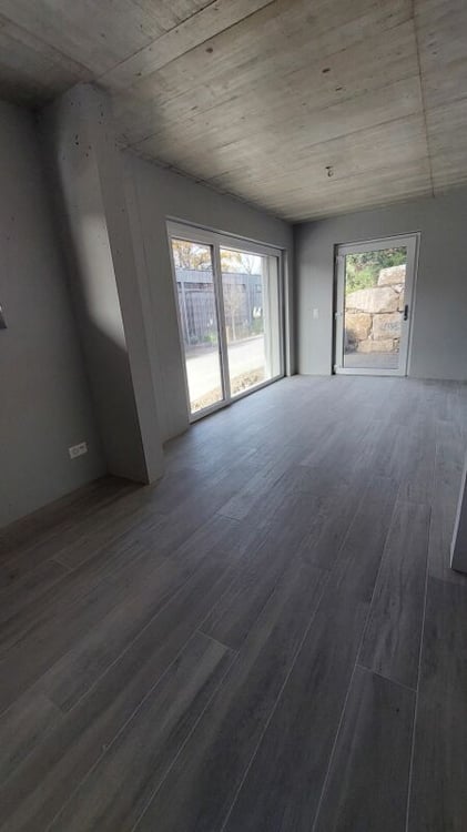 Superbes surfaces commerciales design et neuves à 2 pas de la gare en pleine expansion 6