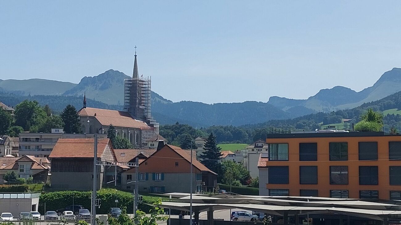 Nouvelle colocation haut de gamme - Chambres meublées avec balcon à 2 pas de la gare de Châtel-St-Denis