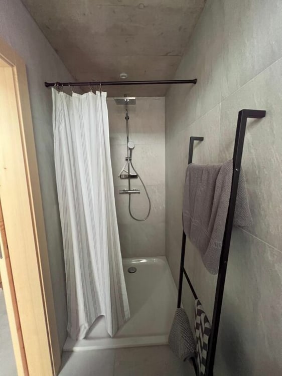 Magnifiques chambres individuelles avec salle de douche et dressing privatifs 5