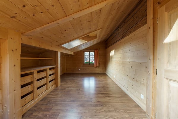 Au coeur du village avec une belle histoire et un gros potentiel 12