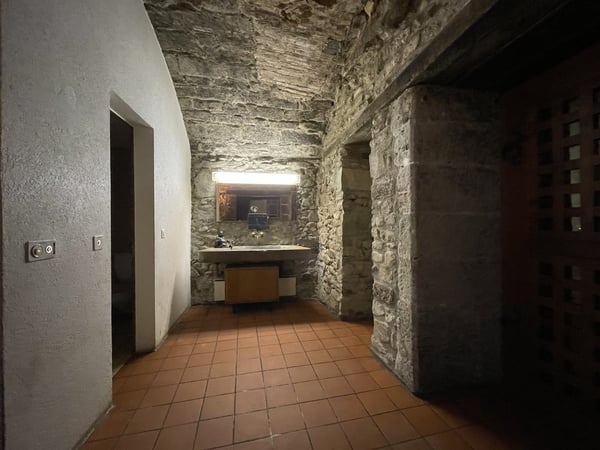 FRIBOURG (quartier du Bourg) - Cave voutée à louer 4
