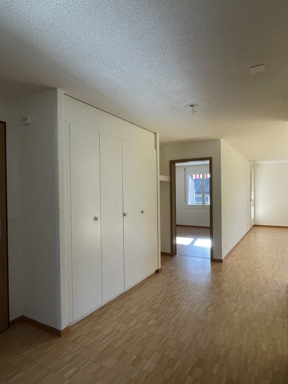 BÖSINGEN (FR) - 1.5 Zimmerwohnung im 1. Stock 2