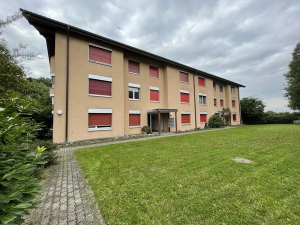 BÖSINGEN (FR) - 1.5 Zimmerwohnung im 1. Stock 1