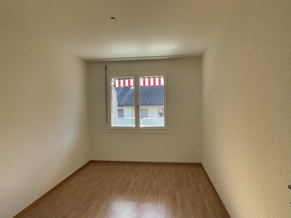 BÖSINGEN (FR) - 1.5 Zimmerwohnung im 1. Stock 6