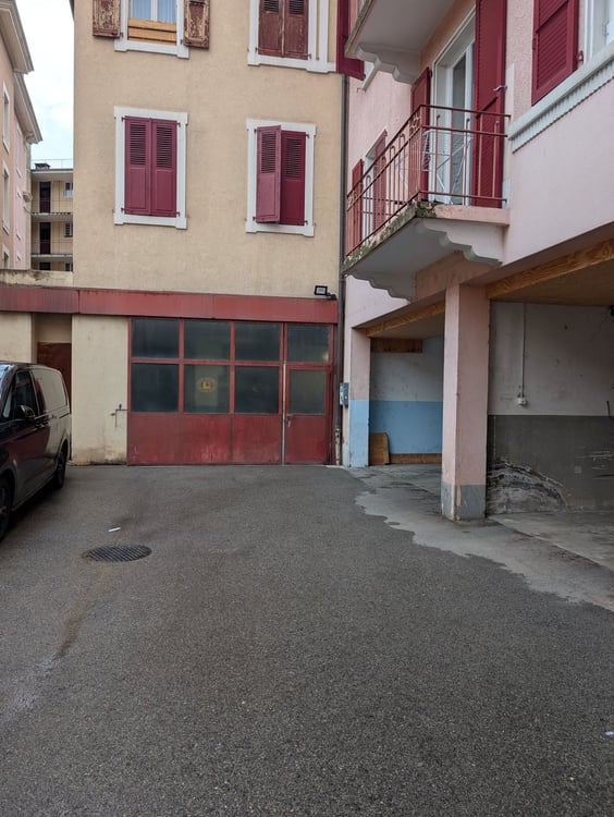 Local commercial / Dépôt au rez-de-chaussée 4