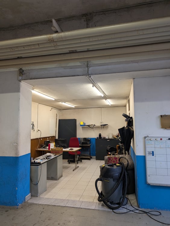 Local commercial / Dépôt au rez-de-chaussée 3