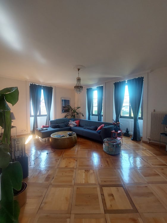 Appartement de 5 pièces au 1er étage 1
