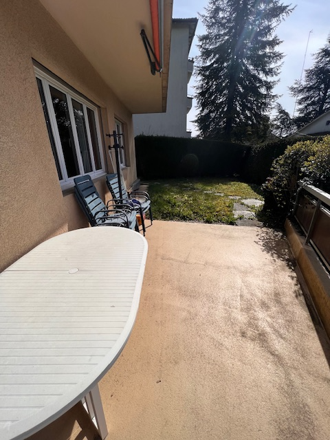 Maison avec deux appartements en viager semi occupé à Lausanne Vennes 11