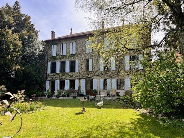 Grande propriété en viager occupé entourée de vignobles à Satigny 2