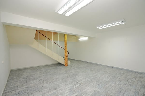 SPACIEUX LOCAL COMMERCIAL À LOUER AU CENTRE DE SIERRE 10