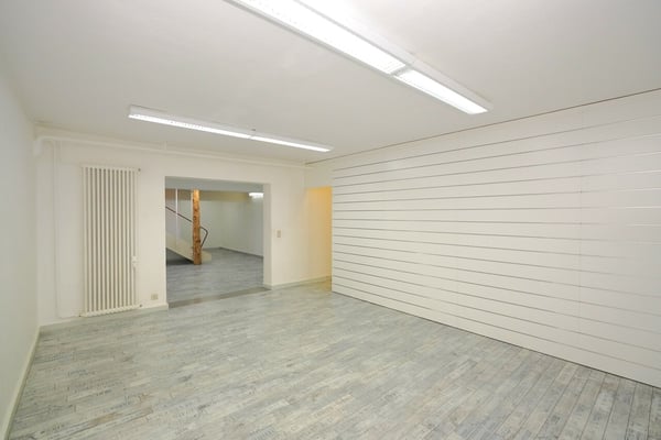 SPACIEUX LOCAL COMMERCIAL À LOUER AU CENTRE DE SIERRE 11