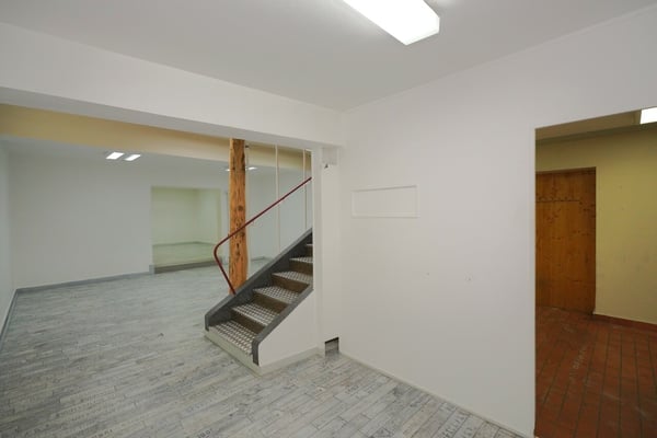 SPACIEUX LOCAL COMMERCIAL À LOUER AU CENTRE DE SIERRE 3