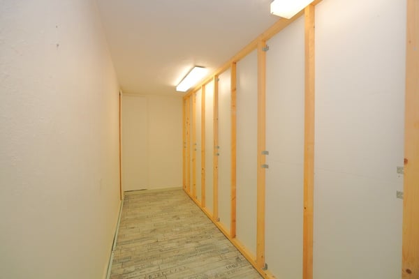 SPACIEUX LOCAL COMMERCIAL À LOUER AU CENTRE DE SIERRE 12