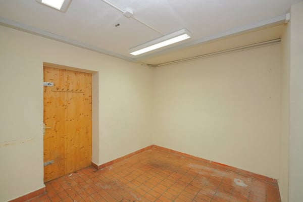 SPACIEUX LOCAL COMMERCIAL À LOUER AU CENTRE DE SIERRE 13