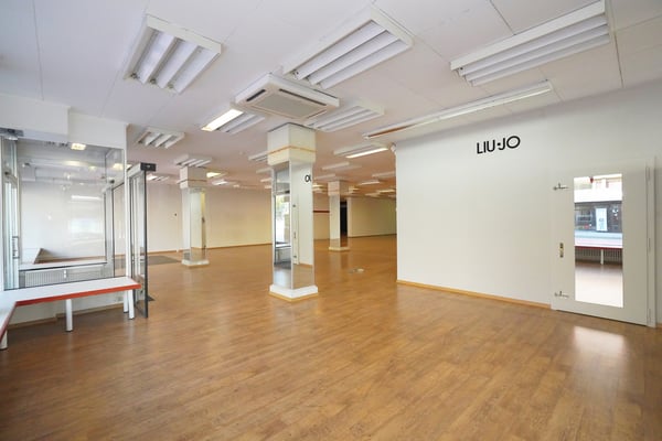 SURFACE COMMERCIALE AU CENTRE-VILLE DE SIERRE 2