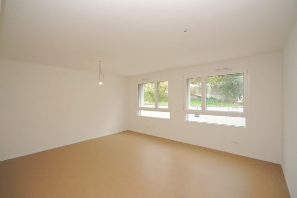 SPACIEUX BUREAUX À SIERRE 6