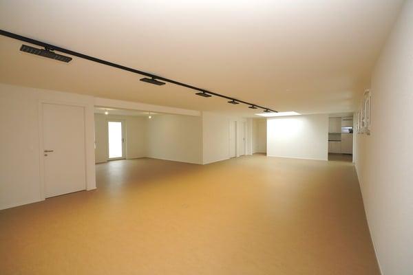 SPACIEUX BUREAUX À SIERRE 11