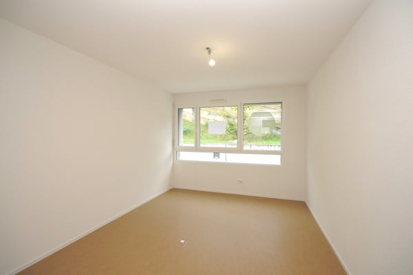 SPACIEUX BUREAUX À SIERRE 8