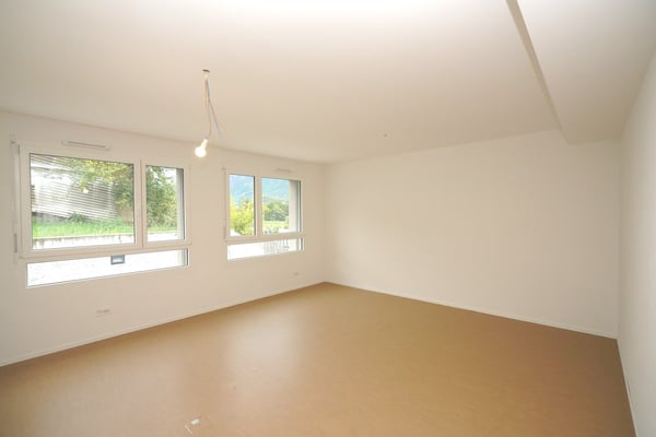 SPACIEUX BUREAUX À SIERRE 5