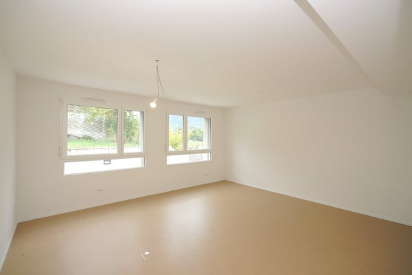 SPACIEUX BUREAUX À SIERRE 12