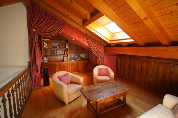 MAGNIFIQUE ATTIQUE À LOUER À GRAVELONE 4