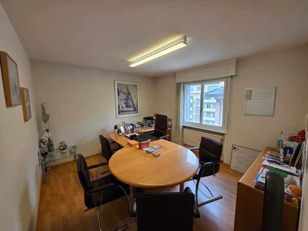 BUREAU À SOUS-LOUER AU CENTRE VILLE DE SIERRE 1