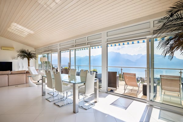 Très bel appartement avec vue exceptionnelle sur le Lac et les Alpes 13
