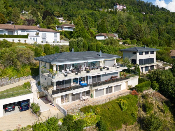 Très bel appartement avec vue exceptionnelle sur le Lac et les Alpes 12