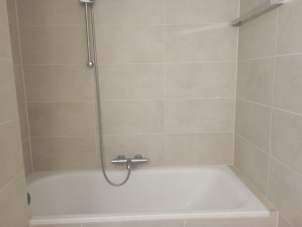 GRAND-LANCY - Appartement 2 pièces ?44 m² + Terrasse ?16 m² + Parking 11