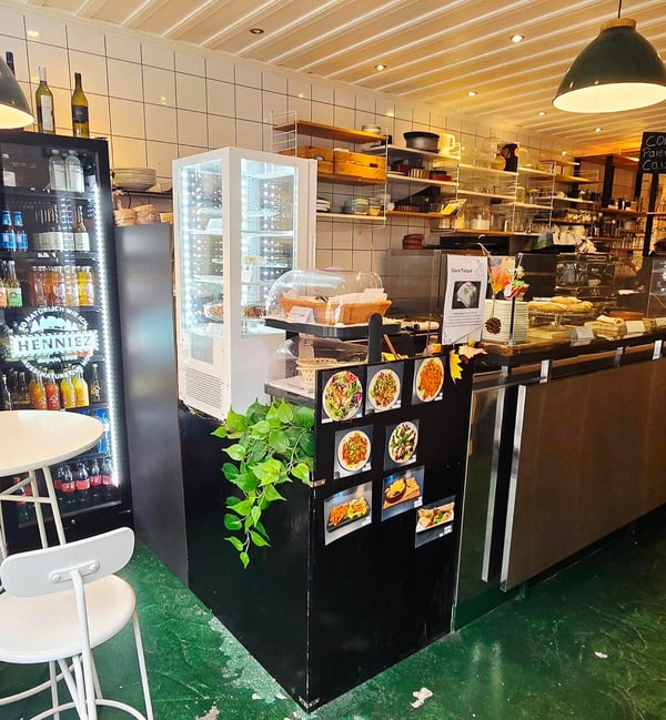 Bar à tapas, café idéalement situé dans la vieille ville de Vevey 2