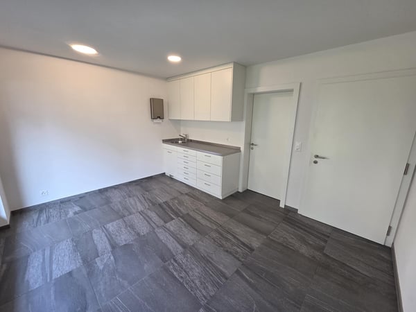 Cabinet médical entièrement rénové au coeur de la ville de Sion 3