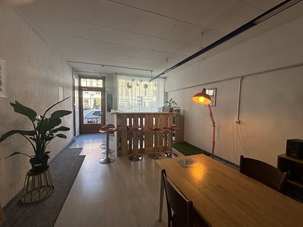 Commerce de 180m2 en plein centre-ville 3