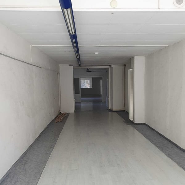 Commerce de 180m2 en plein centre-ville 2
