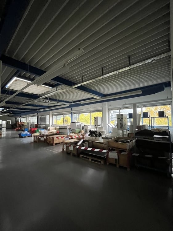730 m2 Lagerräume zu vermieten / Locaux de 730m2 à louer ! 4