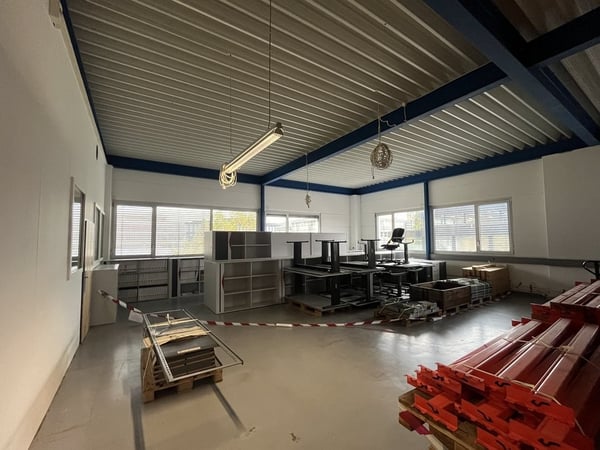 730 m2 Lagerräume zu vermieten / Locaux de 730m2 à louer ! 2