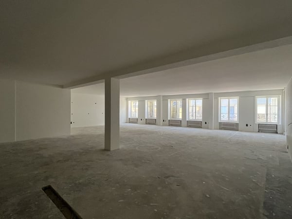 Grand local à louer au centre de Neuchâtel ! 4