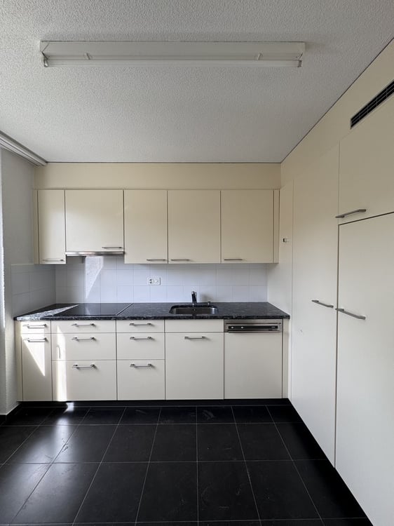 4.5 Zimmerwohnung per sofort in Orpund zu mieten ! 6
