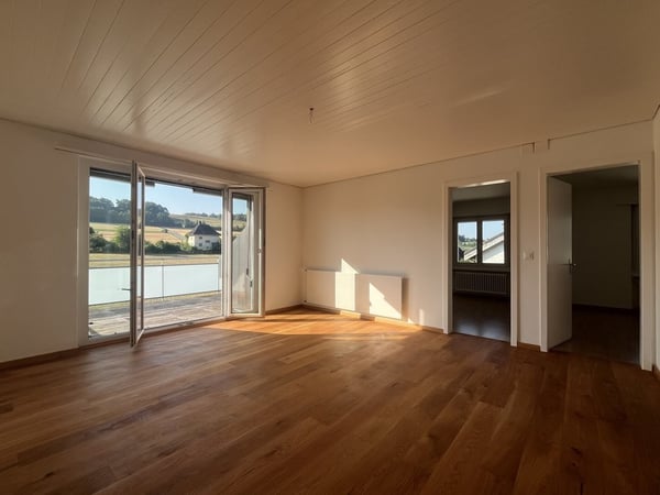 Schöne 4.5 Zimmerwohnung in Arch zu vermieten ! 2