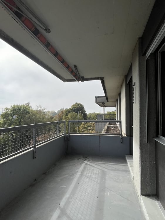 Appartement de 4.5pcs attique rénové à louer à Bienne 8