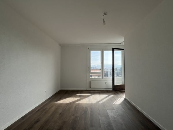 Appartement de 4.5pcs attique rénové à louer à Bienne 5
