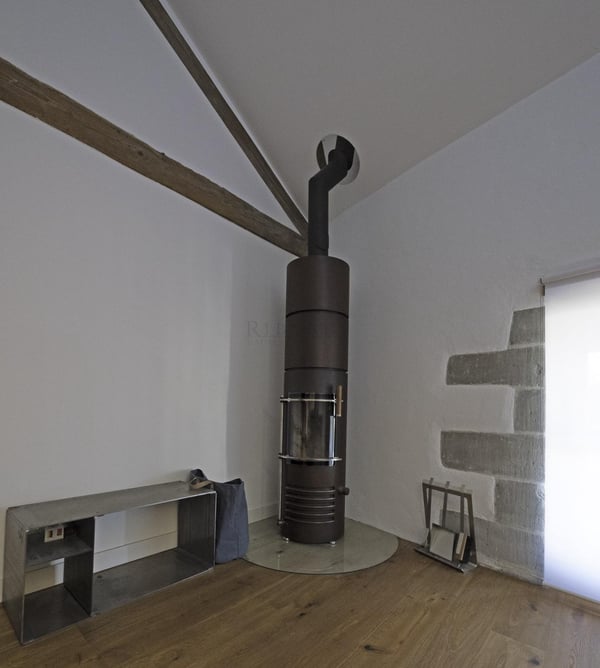 Maison de village transformée avec luxe et raffinement, avec garage 10