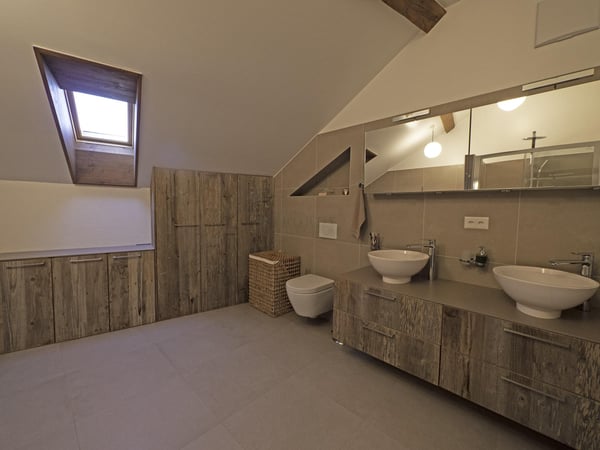 Maison de village transformée avec luxe et raffinement, avec garage 11