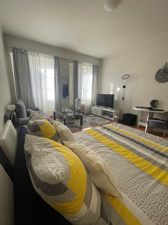 Charmant studio au coeur de la vieille ville de Sion 2